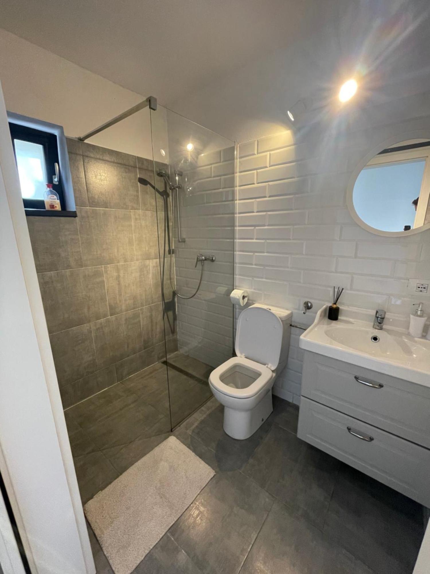 Maremi Appartement Timişoara Buitenkant foto
